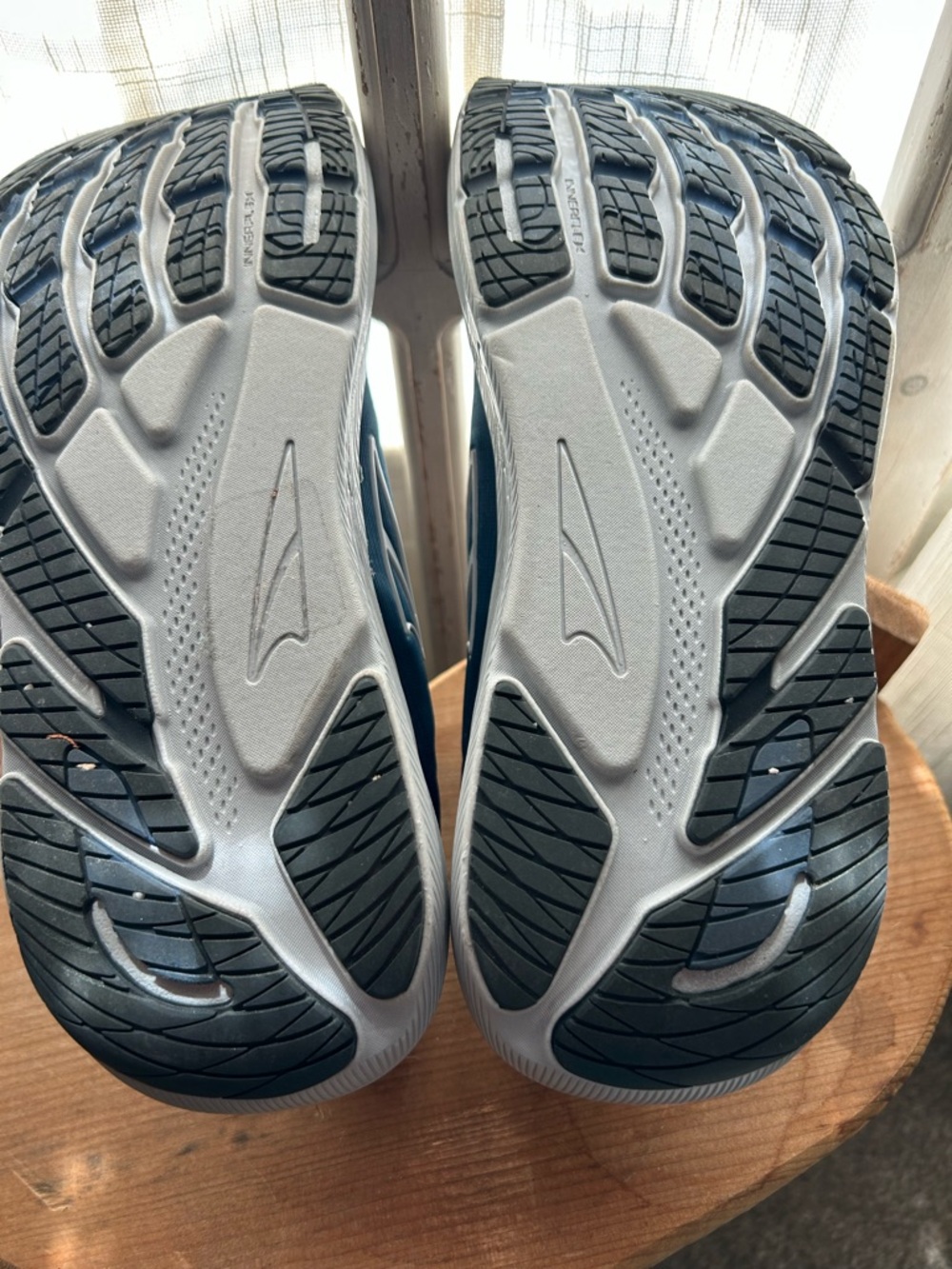 Altra Men's Ecoflo Sport Comfort Running Shoes Blue size 10 like new - Picture 7 of 10